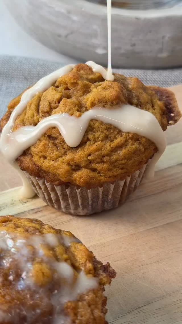 Instagram post by @ejscookin for Taste of Home. Caption reads: Cinnamon roll + pumpkin pie = these Cinnamon Swirl....