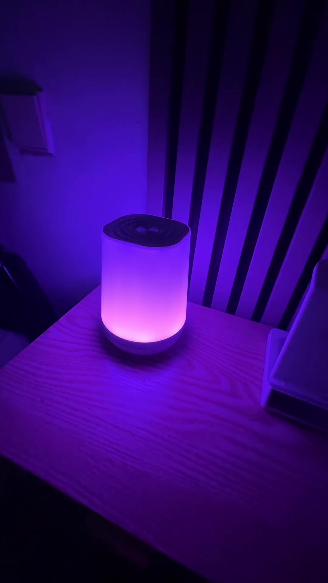 TikTok post by @miss_sharkz for Momcozy. Caption reads: Ruhige Nächte sind kein Zufall ✨ Das Momcozy White....