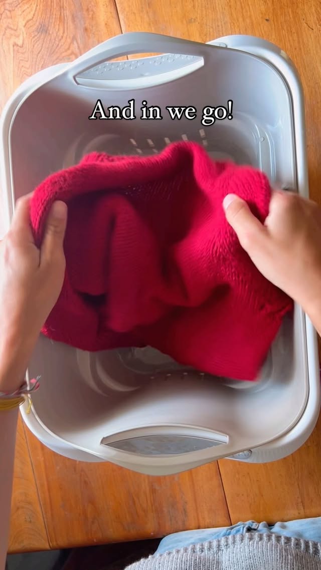 Instagram post by @fiddleridge for Strucket. Caption reads: [...] to get an ADDITIONAL 10% off your Strucket....