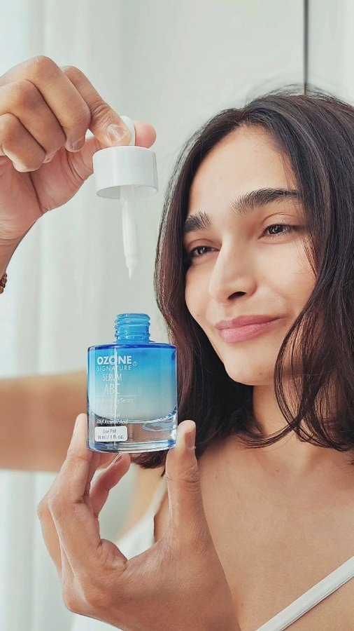 Instagram post by @iamjyotikhatri for Ozone Signature. Caption reads: ✨ Your Retinol Journey, Simplified! ✨

Gentle,....