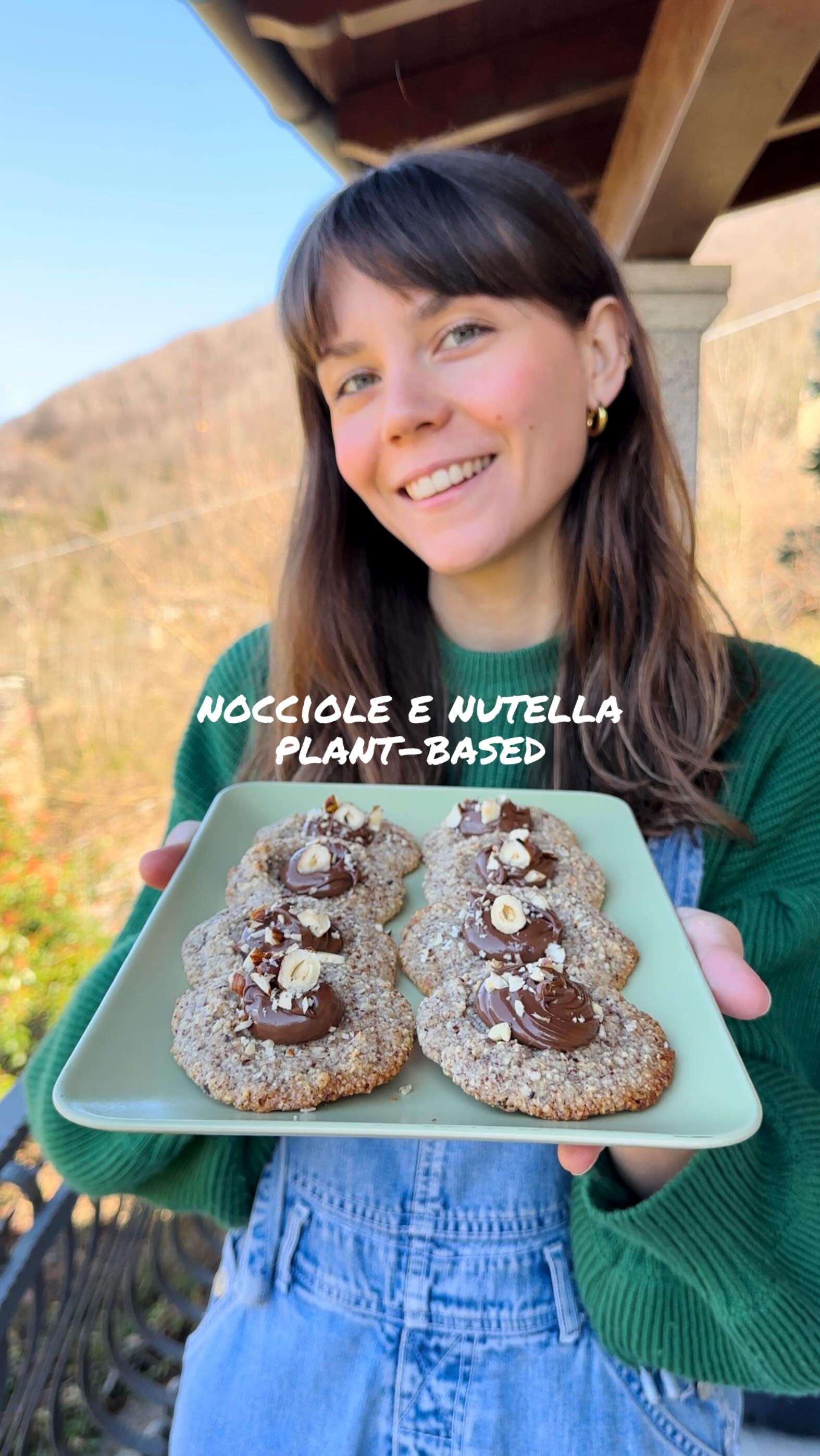 Instagram post by @eatsgiulia for Nutella. Caption reads: Ingredienti per una decina di biscotti:
150g di....