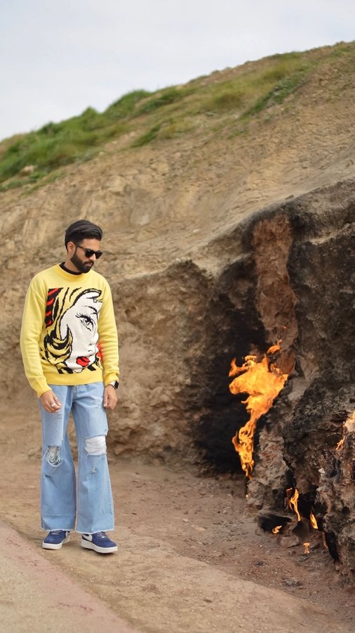 Instagram post by @vaibhav_aroraa for Fugazee. Caption reads: [...] #BakuDiaries #Nature’sWonder
.
👕-....