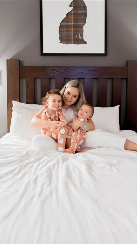 Instagram post by @simplyesrag for Great Wolf Lodge. Caption reads: #ad We went to @greatwolflodge last year and it....