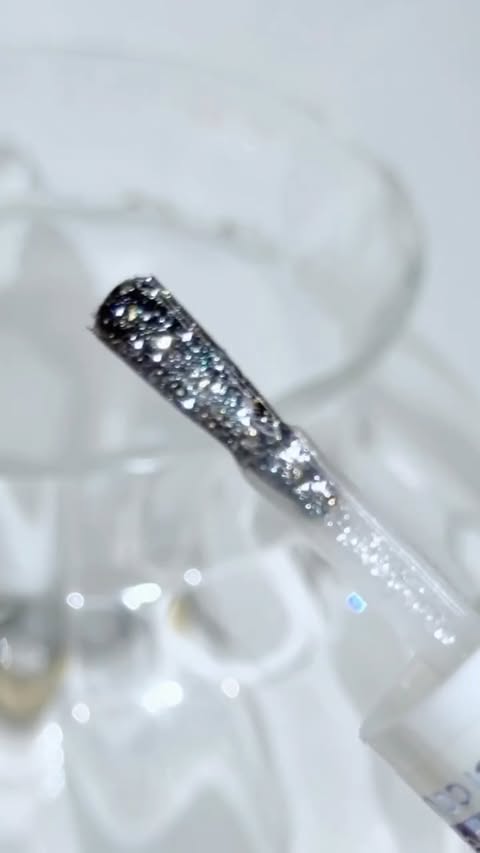 Instagram post by @marriumsshah for essie. Caption reads: [...] way ✨

Nails Gel : Diamond Dust UV Gel....