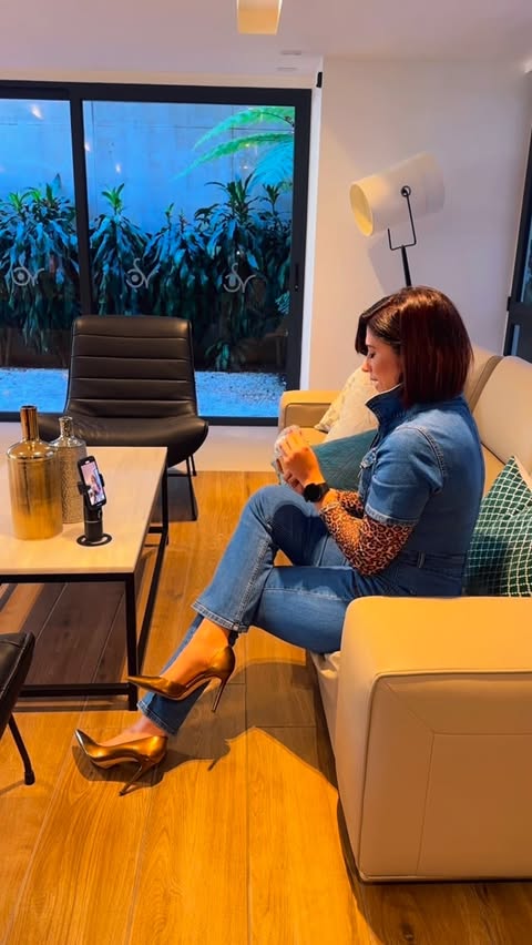 Instagram post by @aleguzmantv for Nine West. Caption reads: [...] que ya empezó este mes de febrero en....