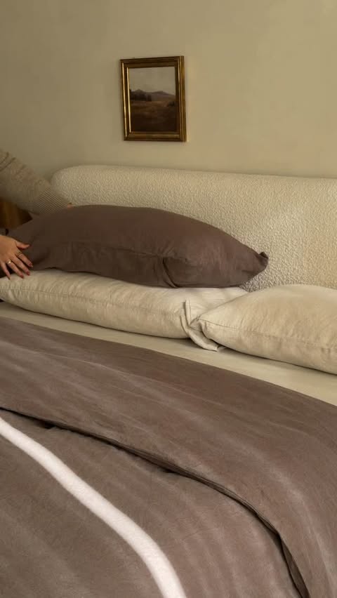 Instagram post by @bymichellelei for Pottery Barn. Caption reads: The coziest christmas bedding from @potterybarn....