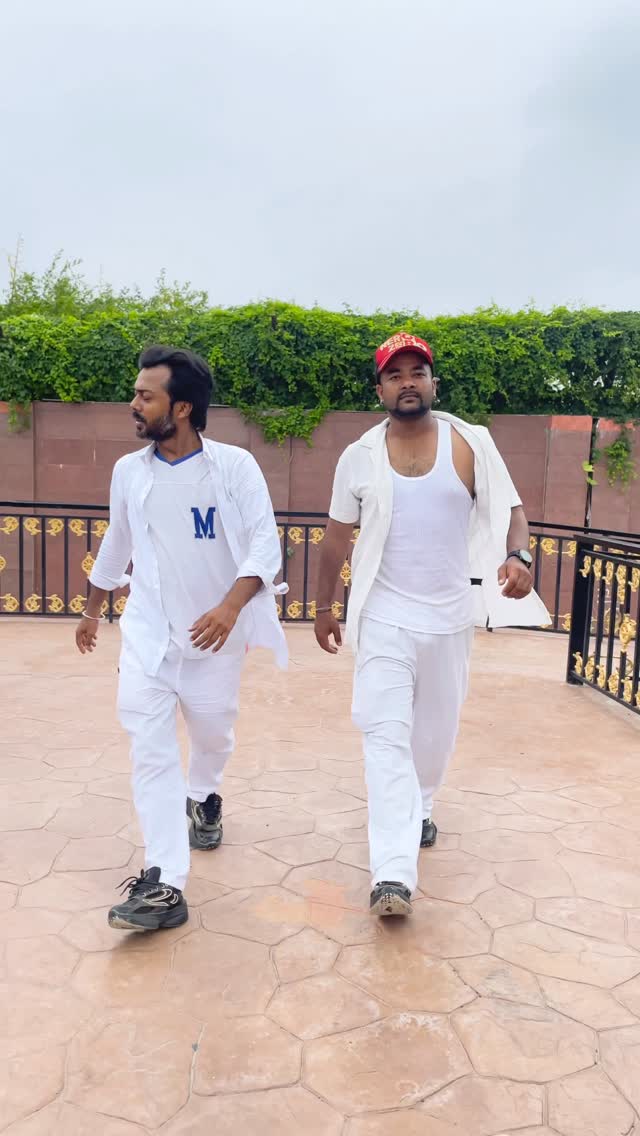 Instagram post by @_sheetal__0107_ for Yash Raj Films. Caption reads: The steps are so crazyyyy 🤩
Like n Share||Follow....