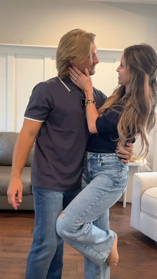 Instagram post by @ashley.hartig for Wantable. Caption reads: Matching the fall vibes with my favorite person 🍂....