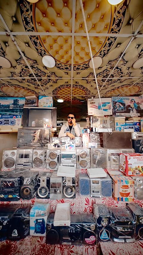 Instagram post by @anas_faisal1 for Daraz. Caption reads: Dekh jani tu khush reh Mai or Daraz....