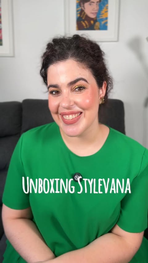Instagram post by @makedown_ for Stylevana. Caption reads: Unboxing da Stylevana do mês de agosto....