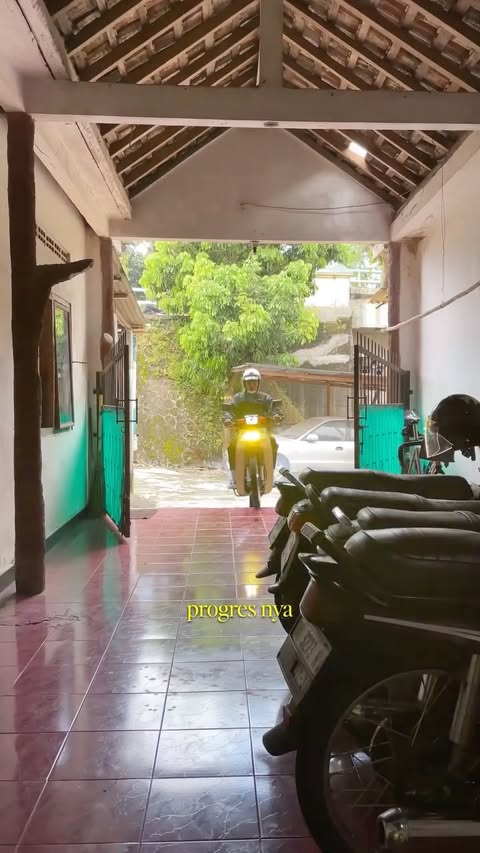 Instagram post by @nuhaputra_ for Diri Care. Caption reads: Ngerawat motor tua aja telaten, masa ngerawat....