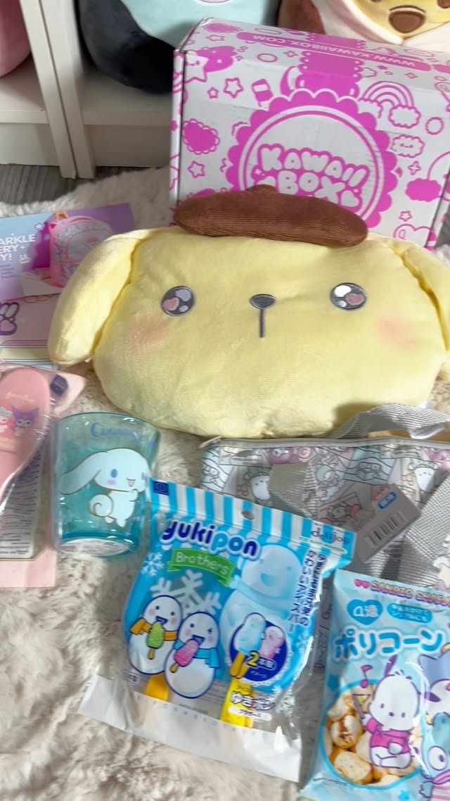 Instagram post by @squishrush for Kawaii Box. Caption reads: [...] ⋆˚🐚 Here is the reveal of the @kawaiibox of....
