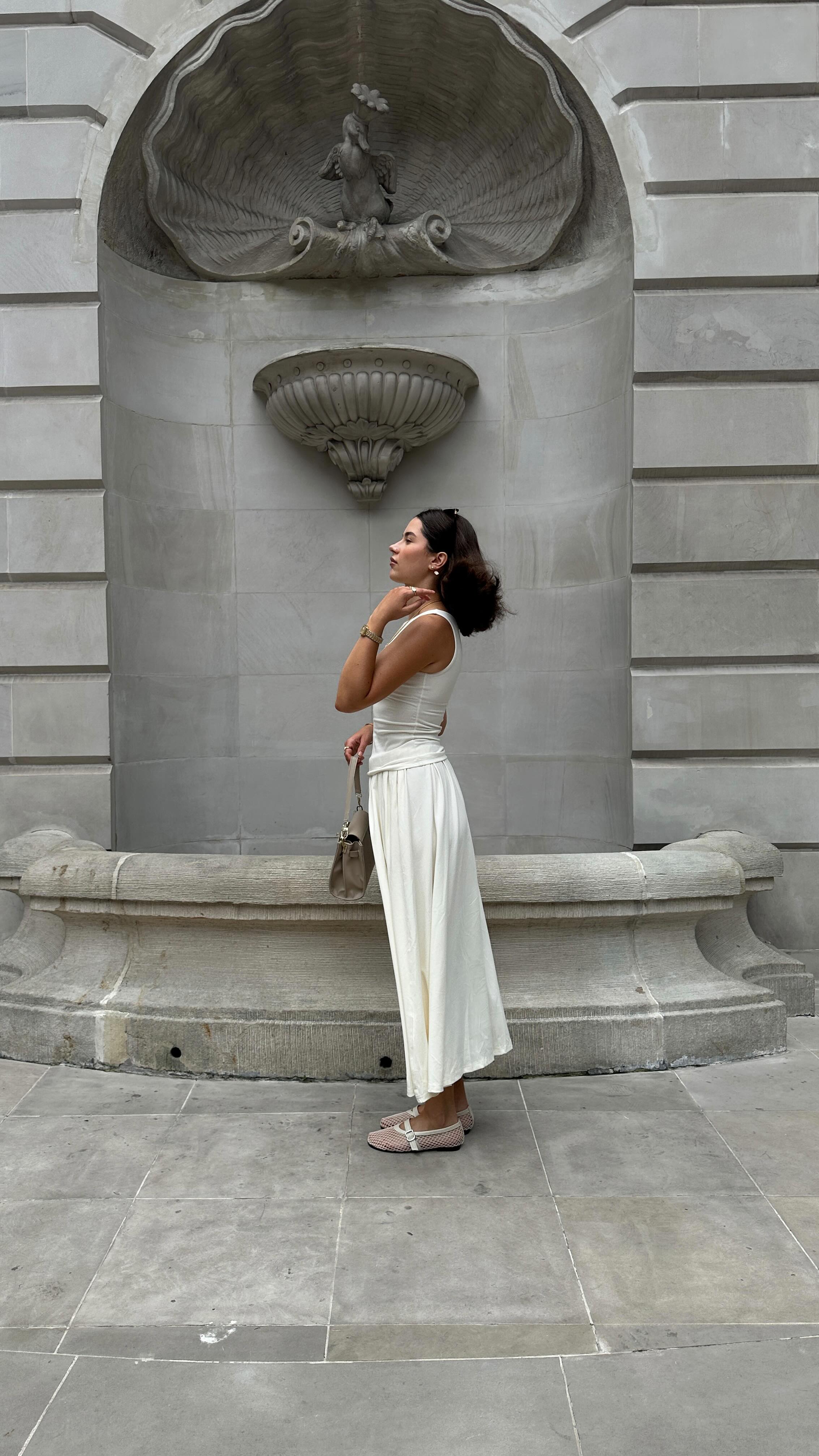 Instagram post by @gabikaczmarekk for PAUL VALENTINE. Caption reads: [...] 
bag @fabiola_torebki 
jewelry....