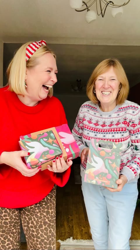 Instagram post by @brummymummyof2 for The Body Shop. Caption reads: 🎄(AD) Surprising Mom: Christmas Edition 🎁
 
Who....