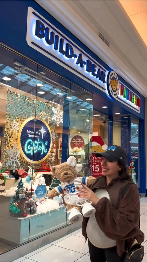 Instagram post by @juliaq__ for Build-A-Bear. Caption reads: DATE DAY making a @BuildABear for baby girl 🐻....