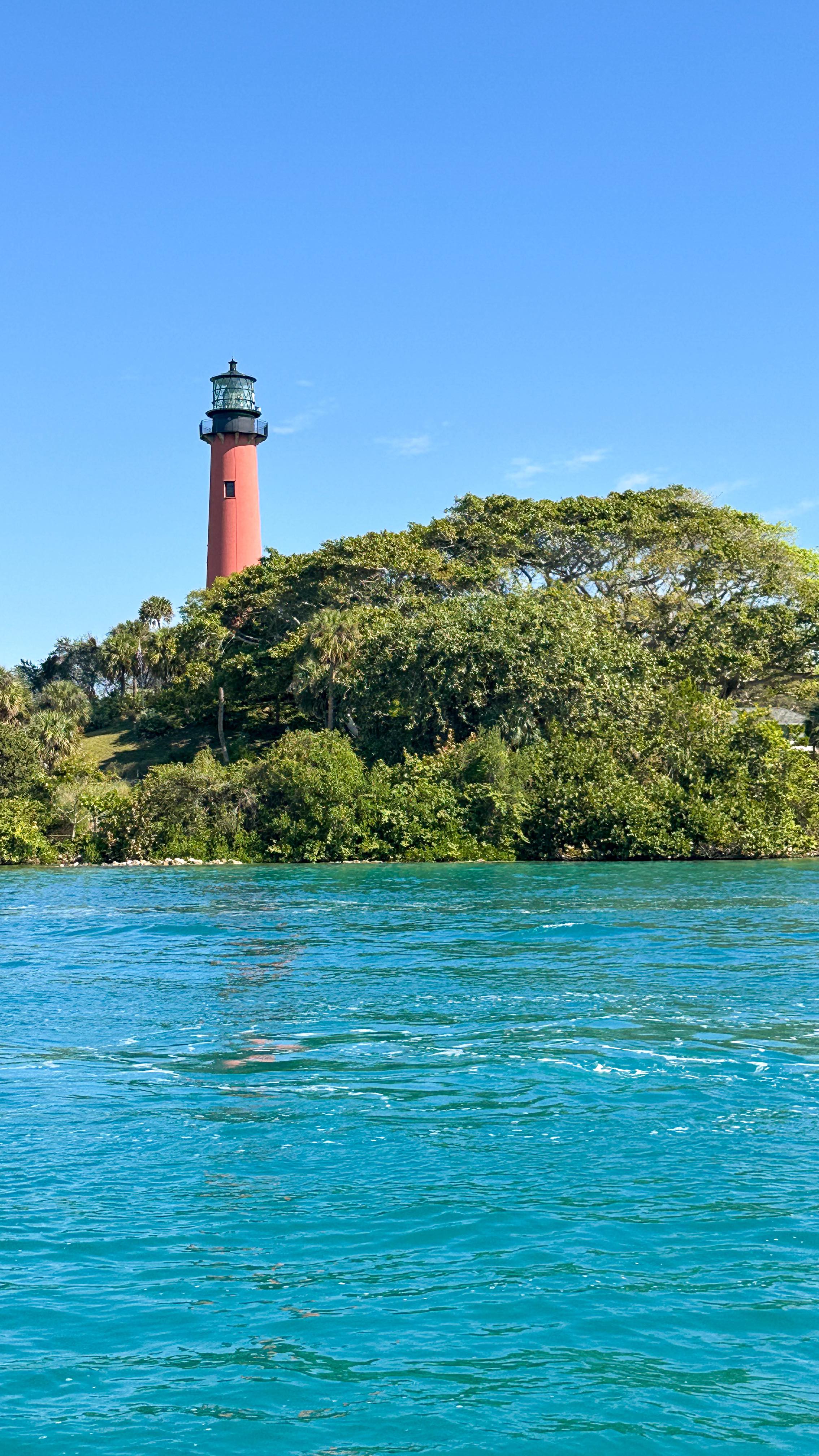 Instagram post by @camillapavann for Discover Boating. Caption reads: some of the MANY reasons why I love boating ⚓️

If....