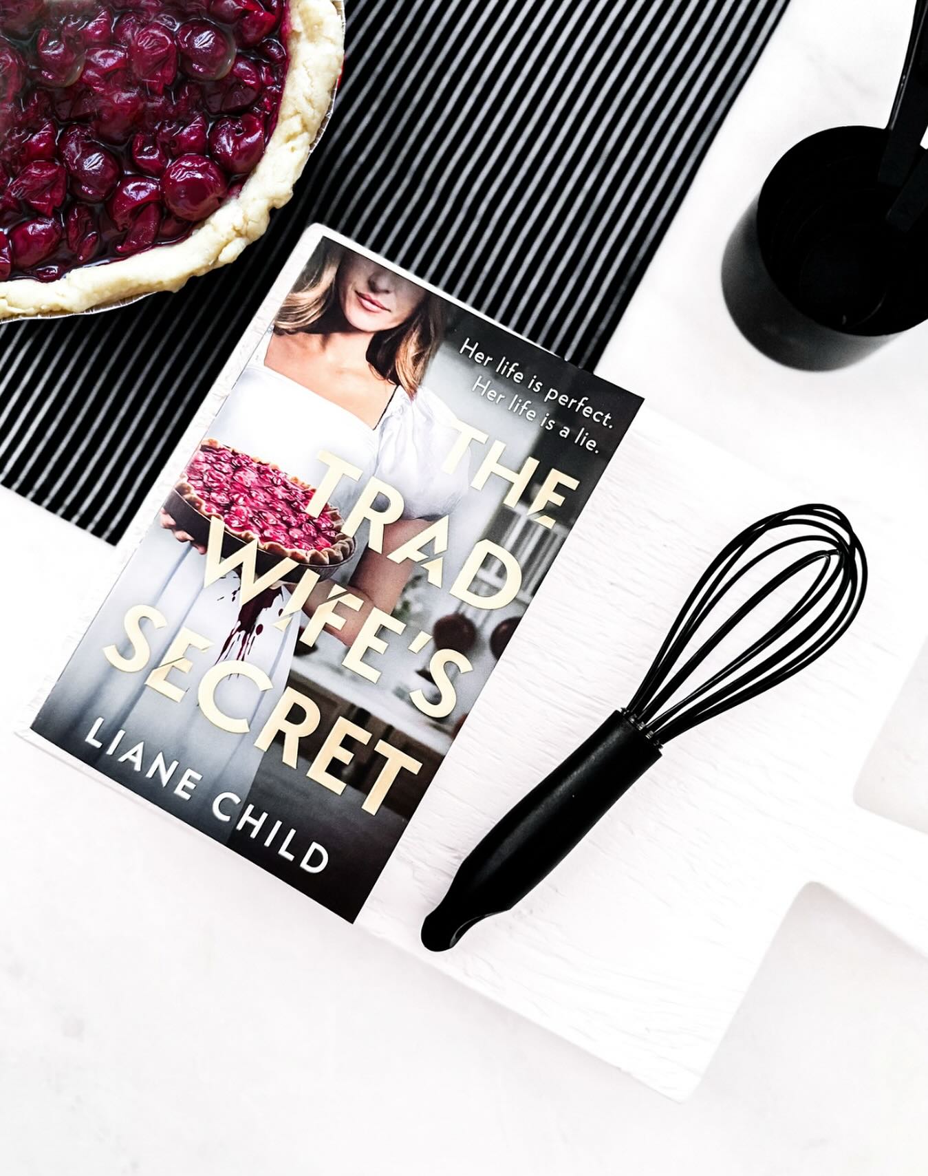 Instagram post by @marensreads for TLC Book Tours. Caption reads: 𝗡𝗘𝗪 𝗧𝗛𝗥𝗜𝗟𝗟𝗘𝗥 𝗔𝗟𝗘𝗥𝗧 ✨

I have seen....