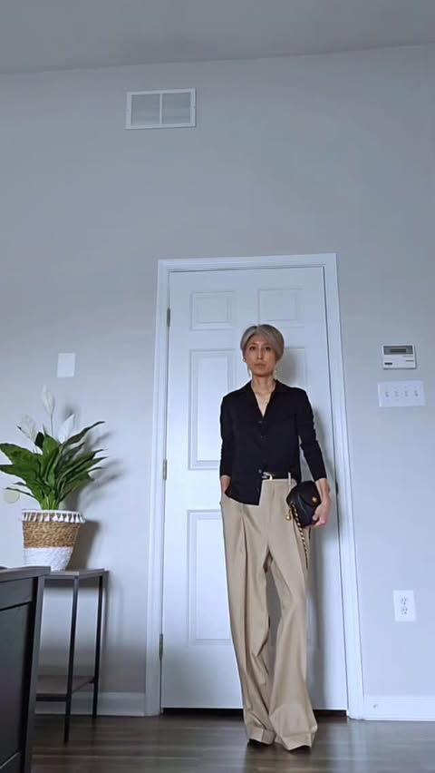 Instagram post by @jiwonkim_stylefolder for LILYSILK. Caption reads: [...] changing my styling game 🕊️ The @lilysilk....