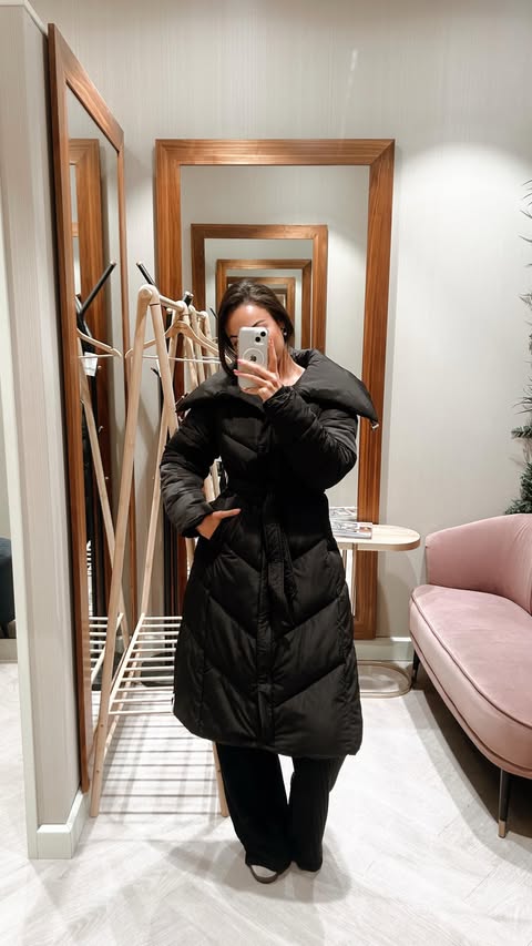 Instagram post by @elisha.mua for Carraig Donn. Caption reads: Winter Sale shopping in @carraig_donn 🤍

There’s....