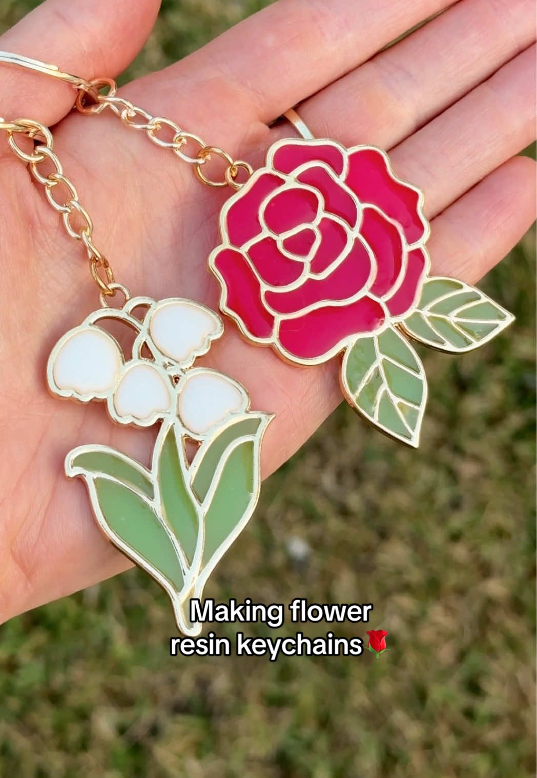 TikTok post by @thejewelrybabe for Let’s Resin. Caption reads: Made flower keychains from the @LET'S RESIN....