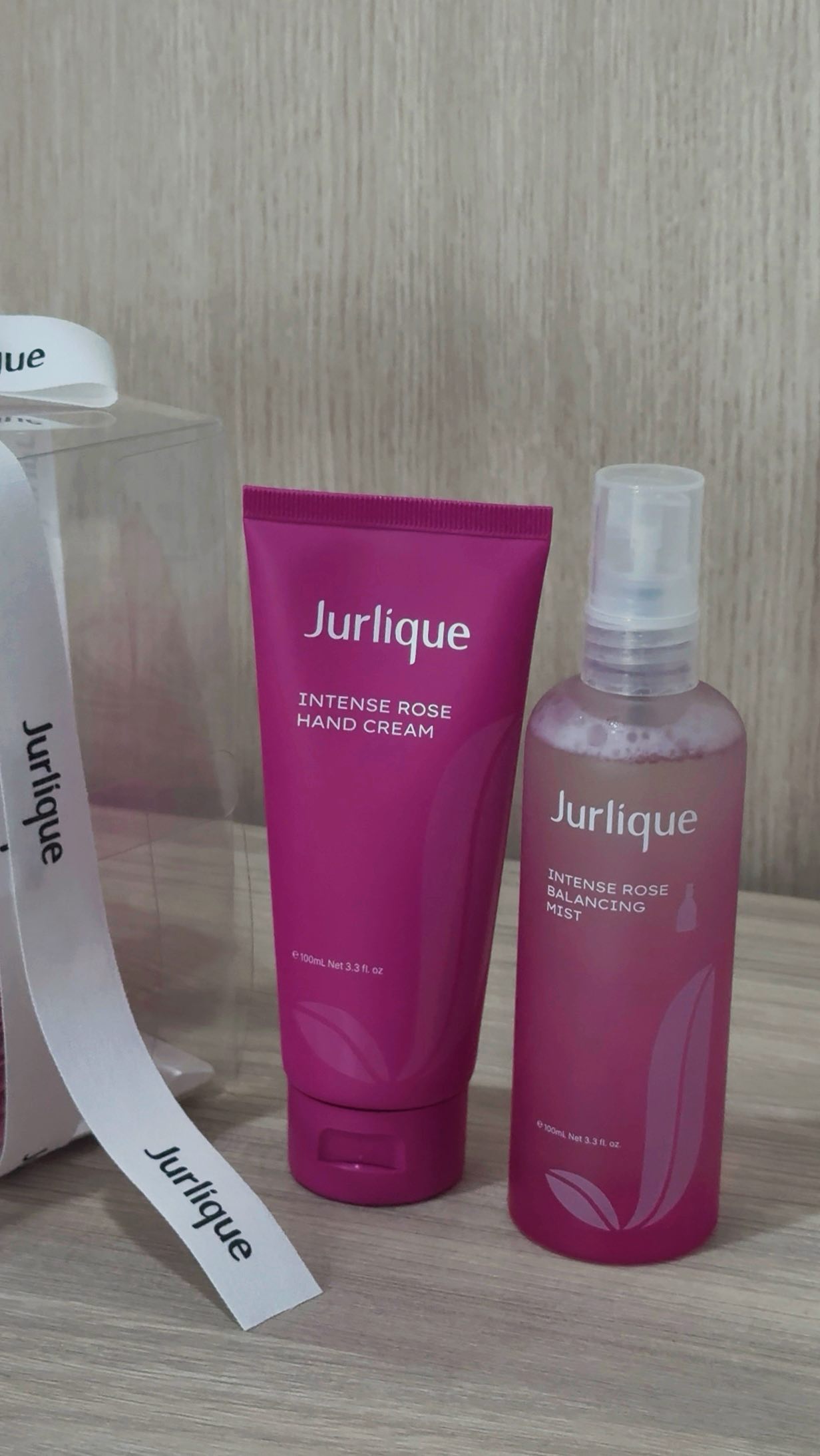 Instagram post by @jara.liora for Jurlique. Caption reads: 💕40th Anniversary 💕
@jurlique @jurlique_th 

• ....