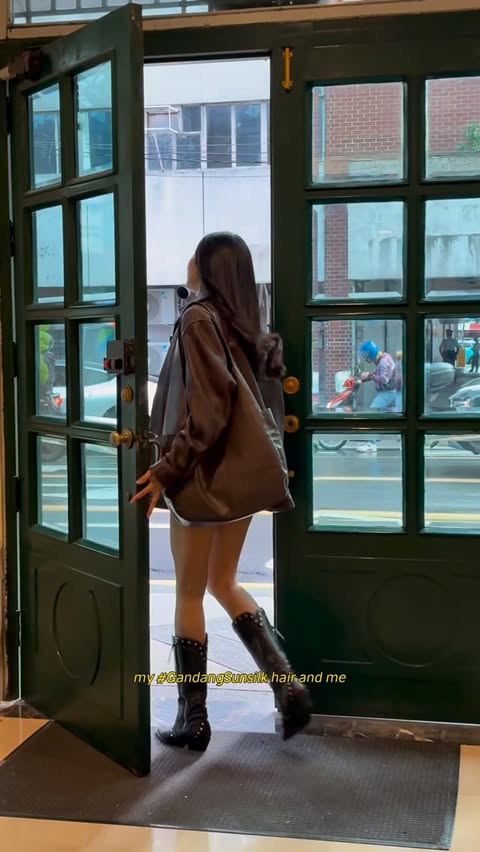 Instagram post by @louyanong for Sunsilk. Caption reads: Making intentional habits everyday starting with....