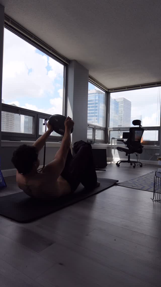 Instagram post by @williamhalll_ for PBfit. Caption reads: .