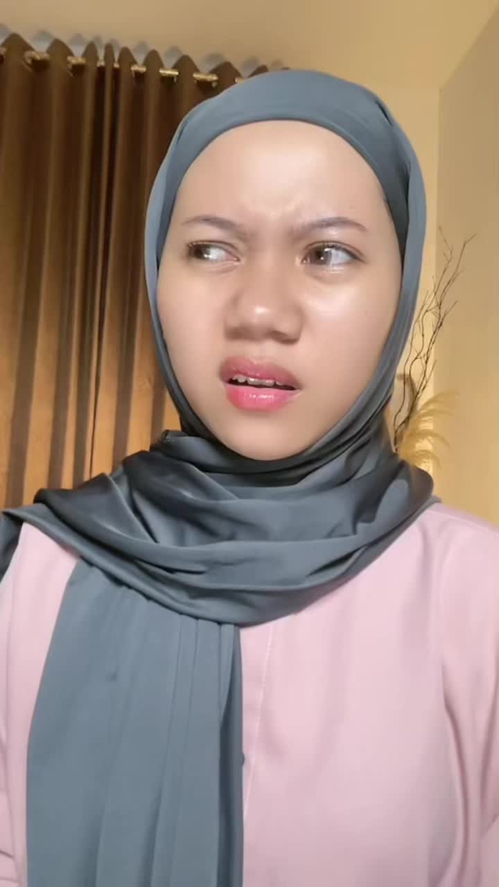 TikTok post by @elsaset for Acneno Indonesia. Caption reads: [...] serba 11rb di serba 11.11 ini ☝🏻....