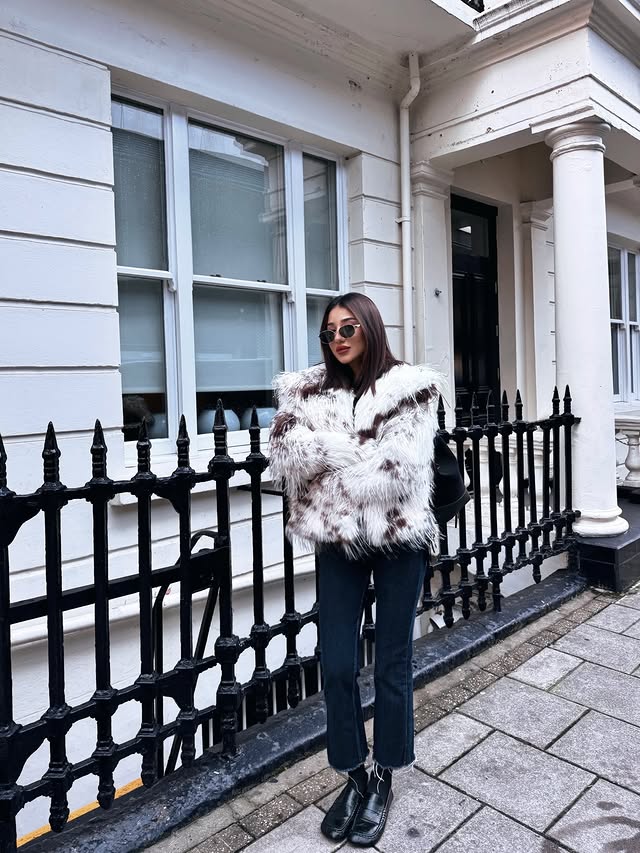 Instagram post by @iremcalhan for Massimo Dutti. Caption reads: #london 😍🤎✨ reklam.