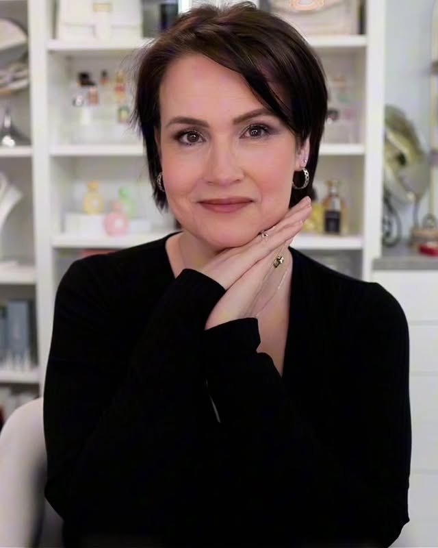 Instagram post by @beautybeyond.glow for Billion Dollar Beauty. Caption reads: Smokey eyes are forever my comfort look, and this....