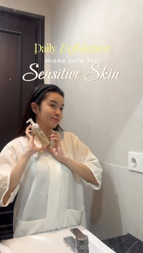Instagram post by @ireneegabrielle for Bio Beauty Lab. Caption reads: [...] Glycolic Brightening Cleanser dari....