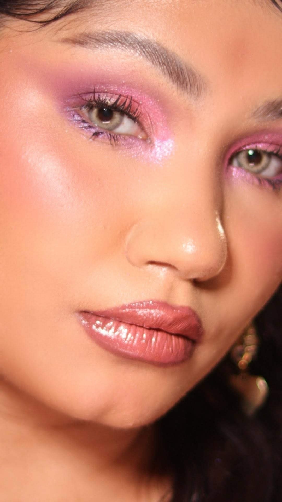 Instagram post by @veeexmakeup for Colorbar Cosmetics. Caption reads: Obsessed is an understatement. ✨
These luxurious....