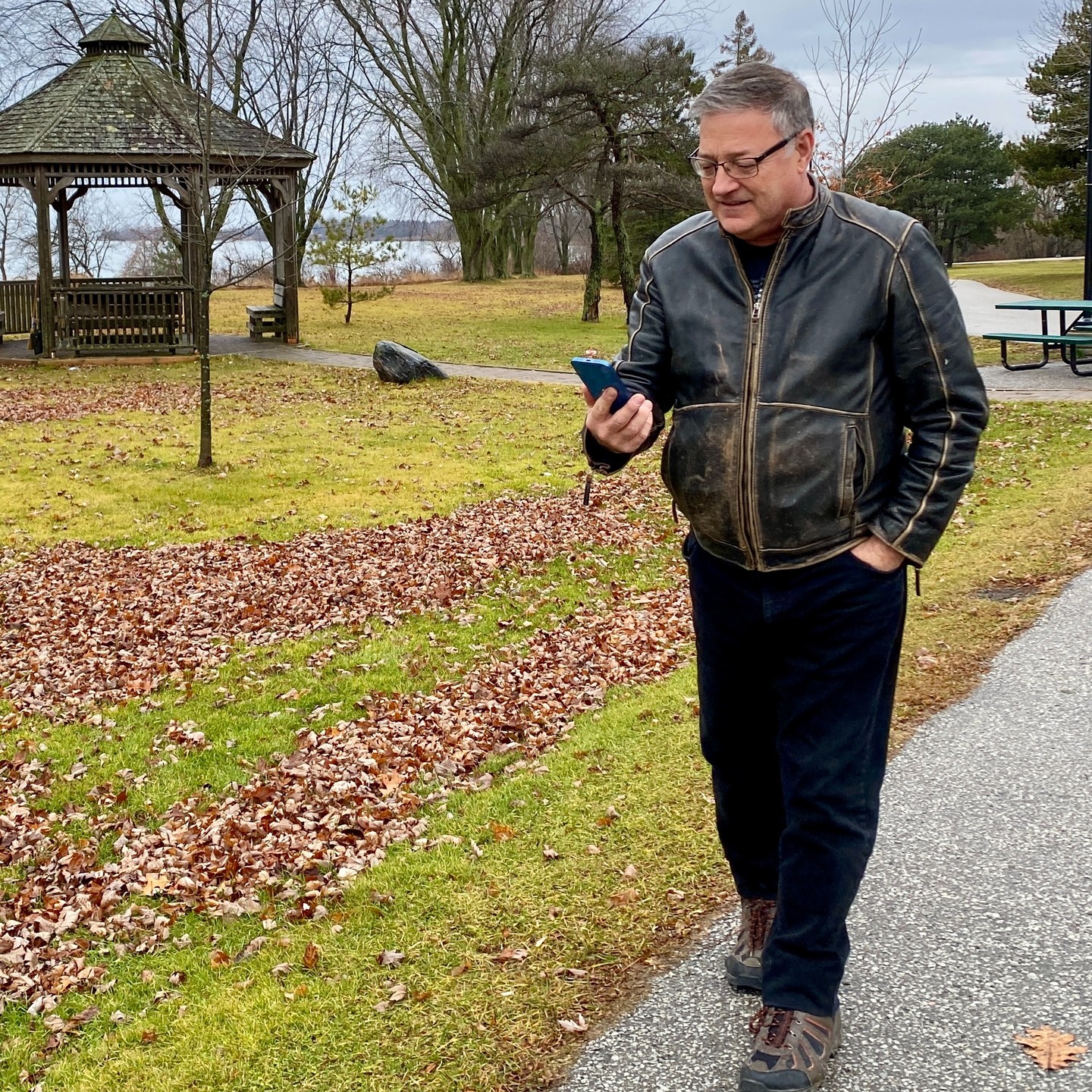 Instagram post by @therealkevinfrankish for FreeStyle Libre. Caption reads: [...] cherished routine of mine. With my FreeStyle....