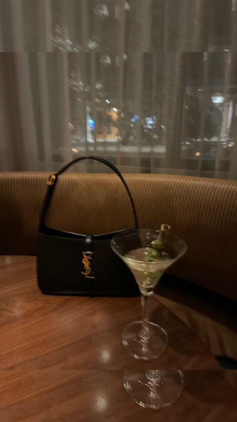 Instagram post by @izzydilg for Ardene. Caption reads: snow day in head to toe @ardene ❄️🐻🤍⛸️....