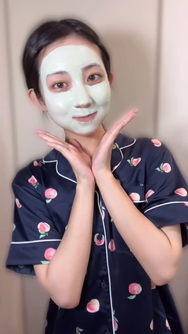 Instagram post by @kotone._.1219 for Fully Japan. Caption reads: 気に入りすぎて使った後妹に肌触らせた🐒💚

FULLY....