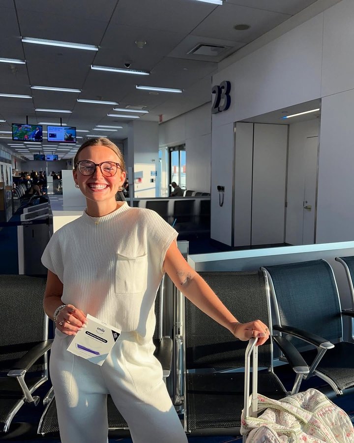 Instagram post by @autumn_gruber for SmileDirectClub. Caption reads: [...] ready with my whitening strips from....