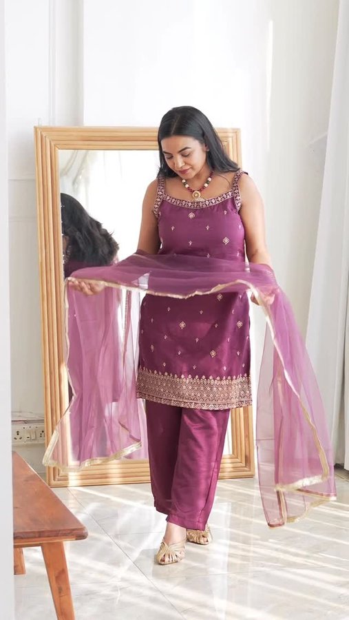 Instagram post by @mahiisingla for Flipkart. Caption reads: Five looks for those Five wedding Functions from....