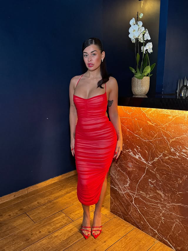 Instagram post by @brunaafortunato for Fashion Nova. Caption reads: @FashionNova is officially Love Struck! [...].