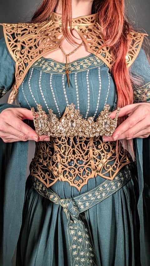Instagram post by @thescarletthuntress for HolyClothing. Caption reads: [...] Crown gifted by @sweetvcrown #holyclothing....