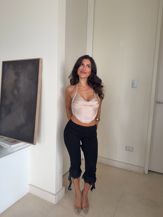 Instagram post by @claudiabonifazio for White Fox. Caption reads: 🌸🫧🍦 oh also @whitefoxboutique Black Friday sale....