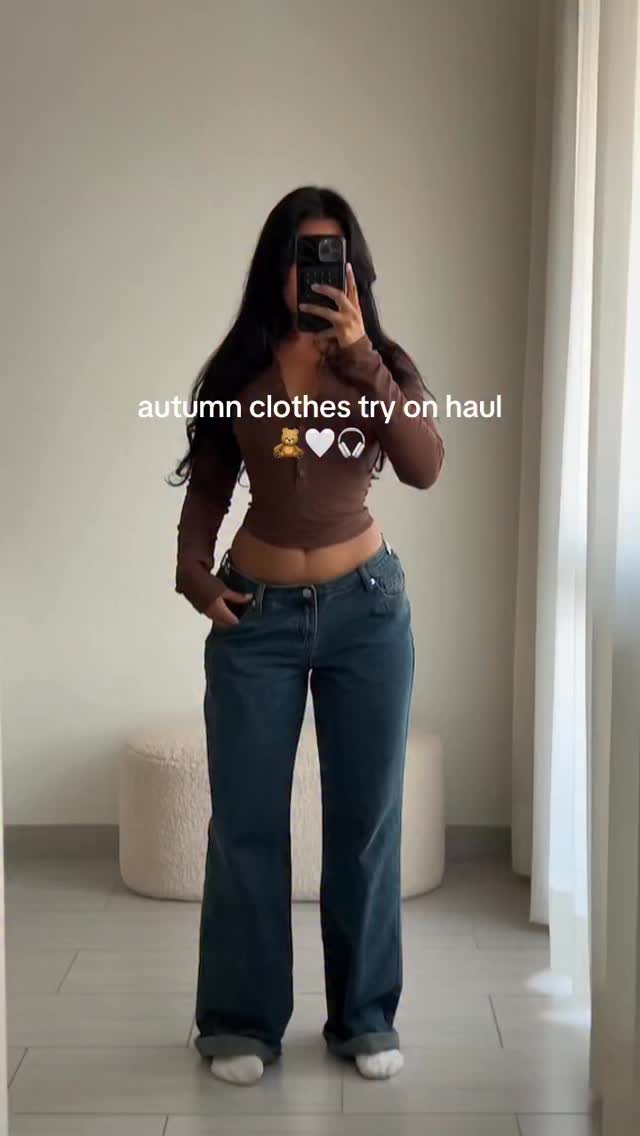 Instagram post by @yaas.online for THATSSOFETCH.COM.AU. Caption reads: im finally back!! I missed you guys 🤧 i love....