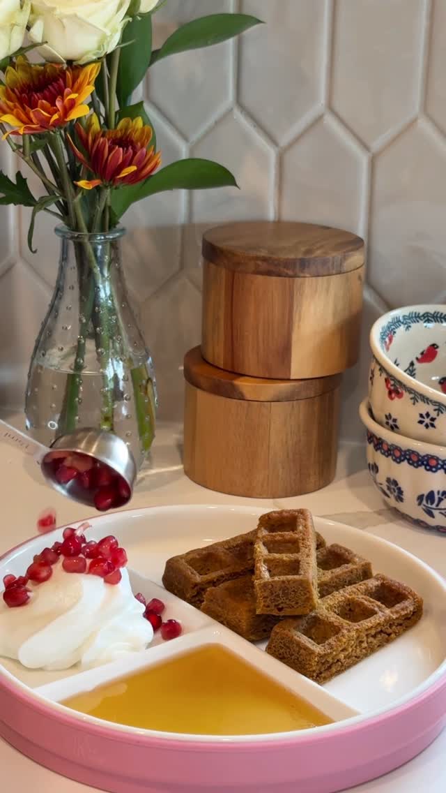 Instagram post by @magic.bymallory for Eat Evergreen. Caption reads: sometimes eggs just don’t cut it 🧡

im a big....