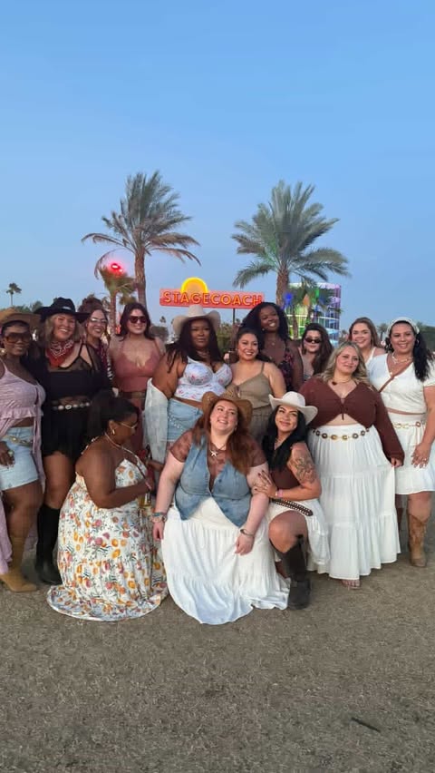 Instagram post by @kelly_elizabethxo for Torrid. Caption reads: hot girls in the desert 🌵🎡🎶✨ with @torrid . .....
