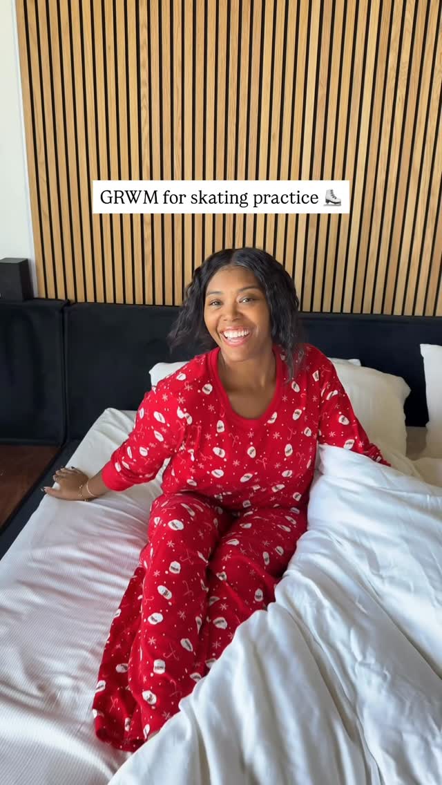 Instagram post by @mariyahgerber for Gillette Venus. Caption reads: We are in full on Christmas mode over here....