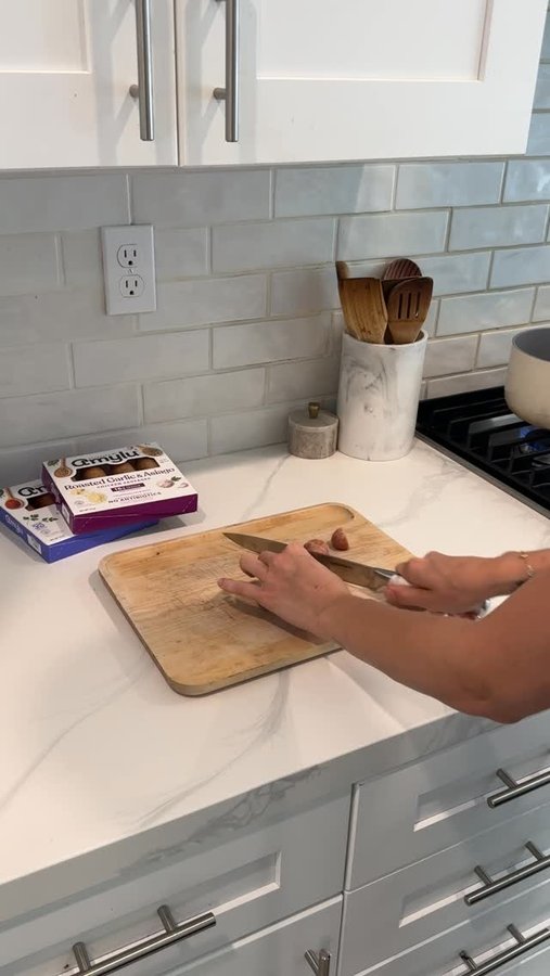 Instagram post by @madisynpriest for Amylu Foods. Caption reads: [...] and easy toddler approved dinner with....