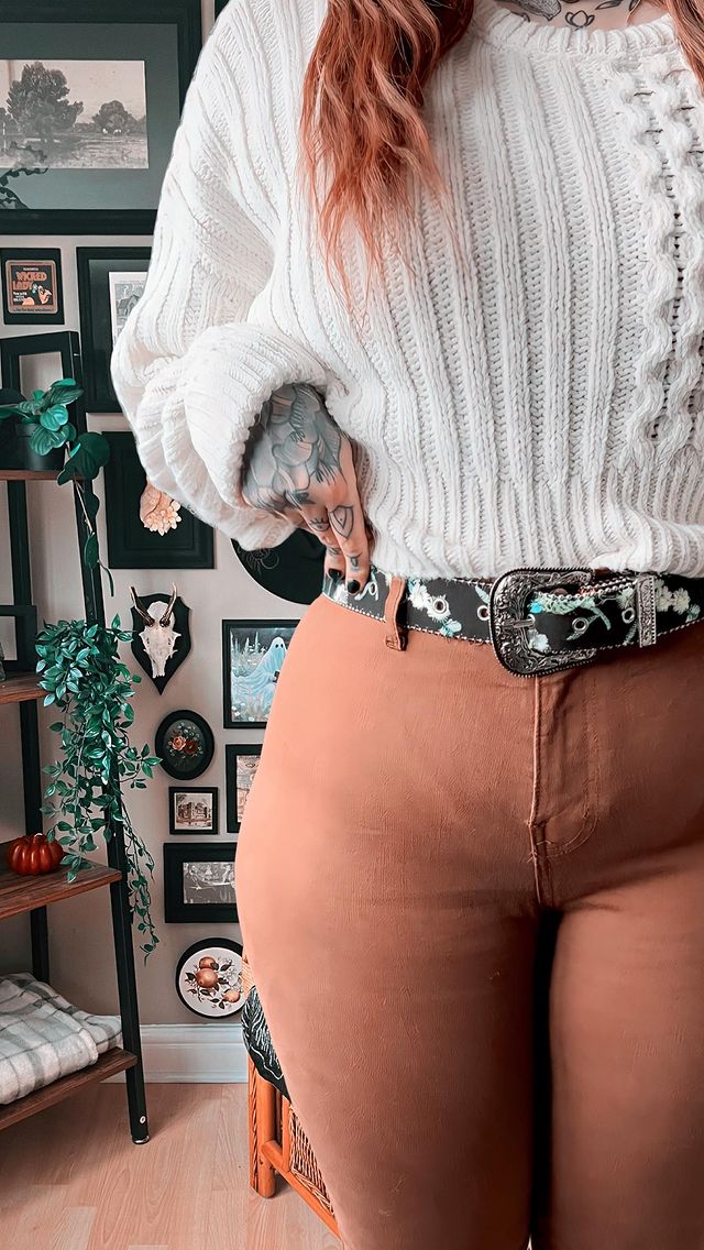 Instagram post by @cccoxstyle for Specsavers. Caption reads: outfit of the day - cosy neutrals are all I want....