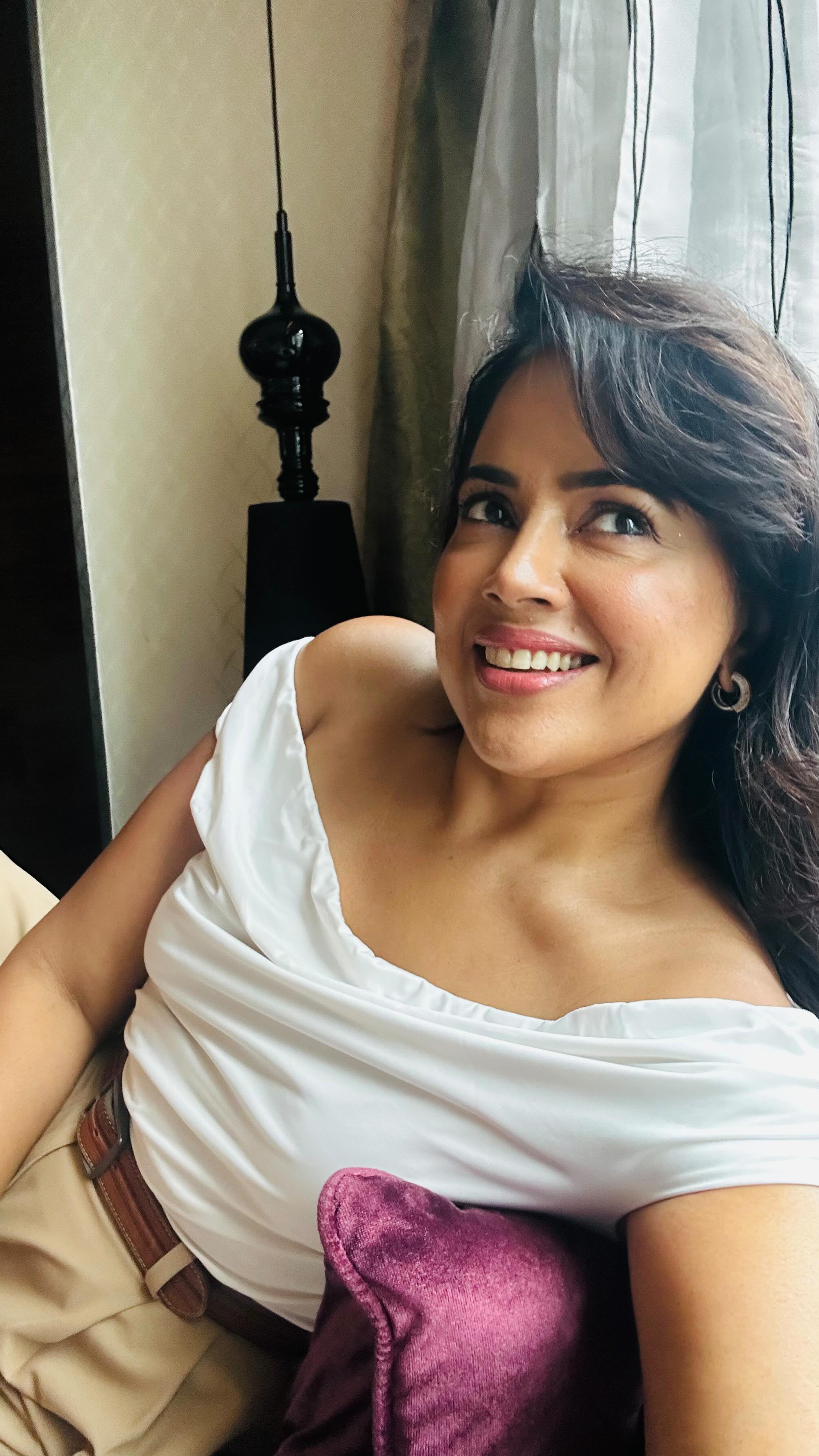 Instagram post by @reddysameera for Dove India. Caption reads: I am completely blown away by the Dove difference.....