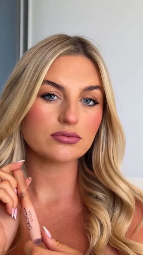 Instagram post by @gemken_ for Bellamianta. Caption reads: [...] your mascara. Discount ‘GEMKEN15’....