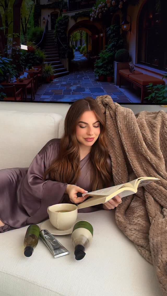 Instagram post by @mafevillanueva19 for Natura Brasil. Caption reads: Date una pausa con esta rutina de spa en casa....