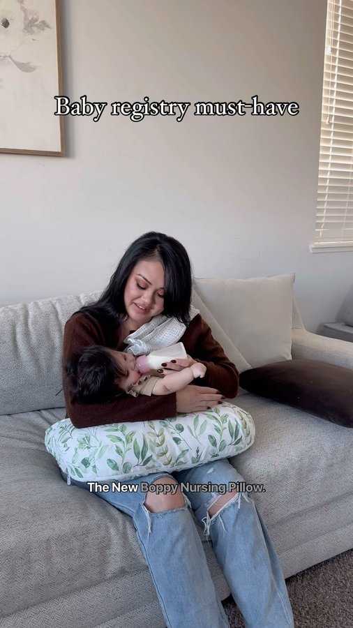 Instagram post by @mikalaidler for Boppy Italia. Caption reads: #ad The New @boppycompany Nursing Pillow is the....